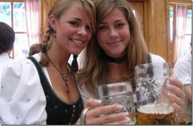 beer-drinking-girls-20