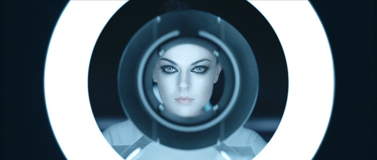 [Tron-Legacy-Armory-Disc2.jpg]