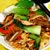 Jagnięcina z woka z grzybami shiitake, bok choy i makaronem