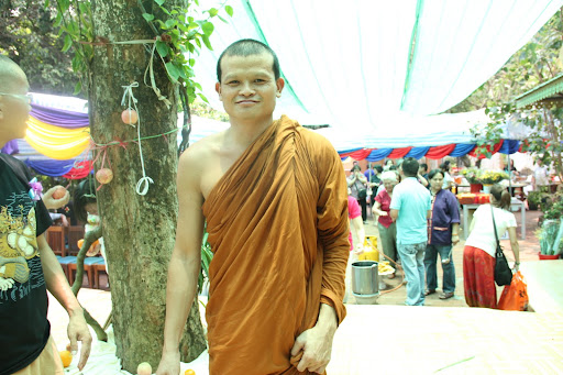 ทำบุญหล่อเทียนเข้าพรรษา
