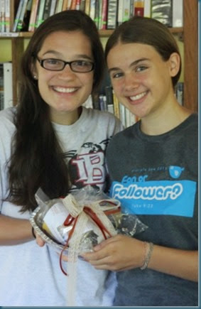 Edi & Sarah with pie ingredients Edi & Sarah with pie ingredients