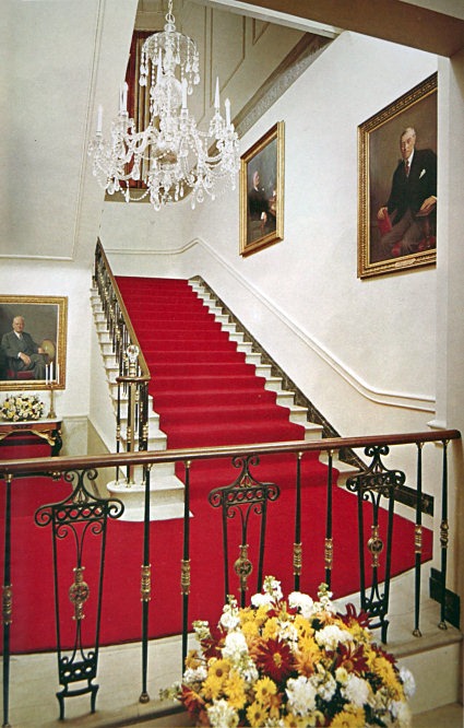 [grand-stair-19758.jpg]
