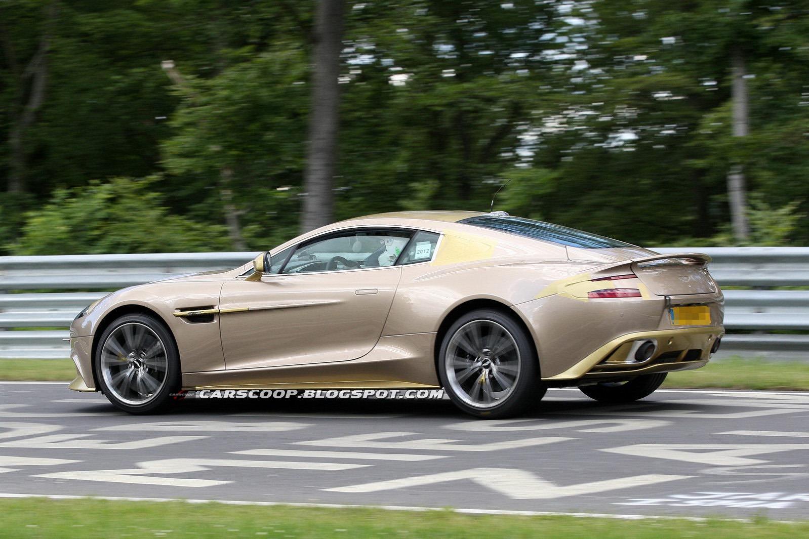 [2013-Aston-Martin-Vanquish-5a%255B3%255D.jpg]