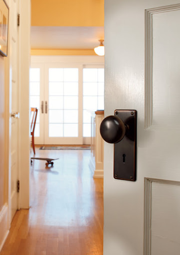 The Benson door set features a rolled edge backplate popular from the 1800s to the 1940s. The Benson door set features a rolled edge backplate popular from the 1800s to the 1940s.