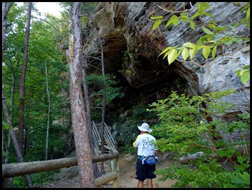 18d - Balance Rock Heading Down