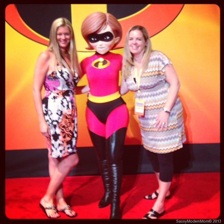 [DisneyMrsIncredible10.jpg]