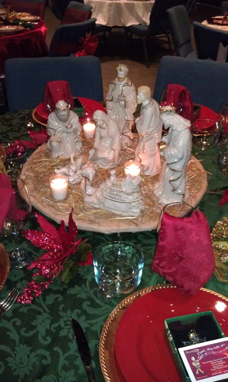 [Nativity%2520centerpiece%2520on%2520turntable%252012-5-11%255B4%255D.jpg]