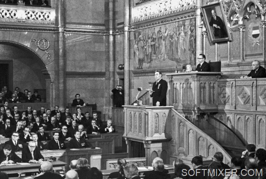 Первый секретарь ЦК КПСС Леонид Брежнев в Венгрии, 1970 год Первый секретарь ЦК КПСС Леонид Брежнев в Венгрии, 1970 год
