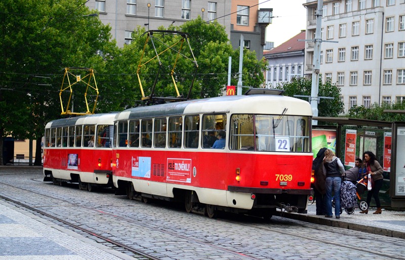 [Prague%2520at%2520Night8%255B3%255D.jpg]