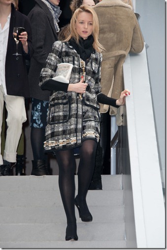 Delphine Arnault Louis Vuitton Outside Arrivals 4NNjWYlBXVll Delphine Arnault Louis Vuitton Outside Arrivals 4NNjWYlBXVll