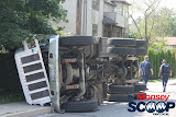 Overturned Truck On Paiken Drive In Spring Valley (Moshe Lichtenstein) - IMG_4437.JPG