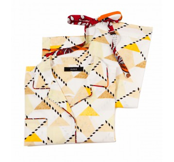 It's rare that I meet a pattern I can't appreciate, and I particularly dig this triangle one from Suno. The NYC-based collection just launched pajamas which will make me feel less ashamed when I fetch the paper.
$165 at sunony.com
