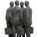 Object: 08145 - 4 Heren in gesprek - 30 cm - € 2950,=