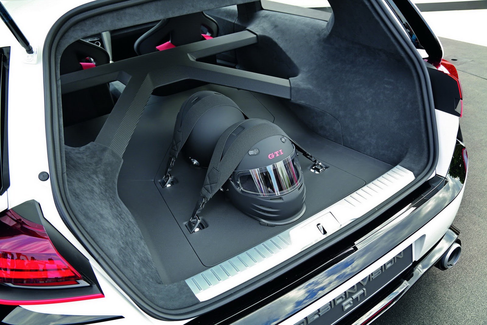 VW-Design-Vision-GTI-10%25255B2%25255D.jpg