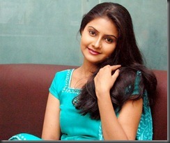 Actress-Nandagi-pic