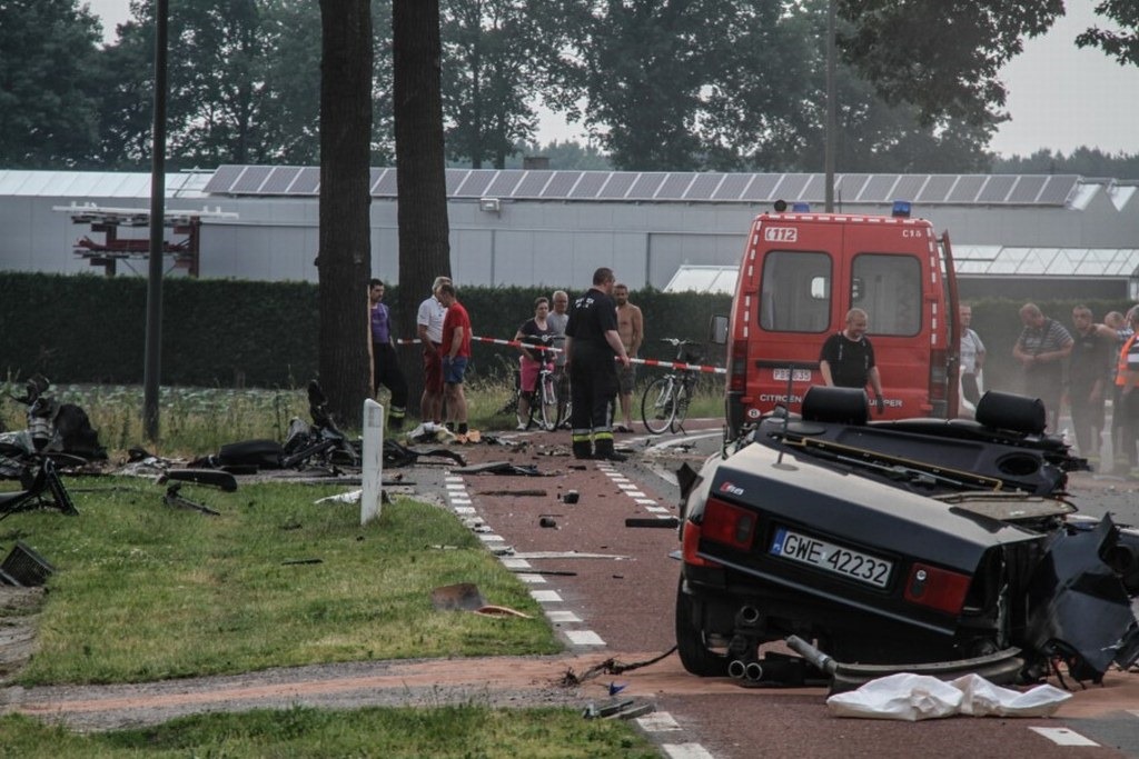 Audi-S8-Accident-17%25255B2%25255D.jpg