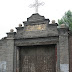 Rue Lihuaijiao : portail d'église