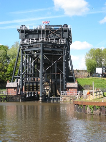 [May%25202012%2520trent%2520and%2520mersey%2520canal%2520170%255B4%255D.jpg]