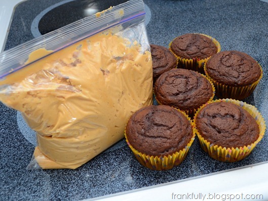 frosting in a ziploc