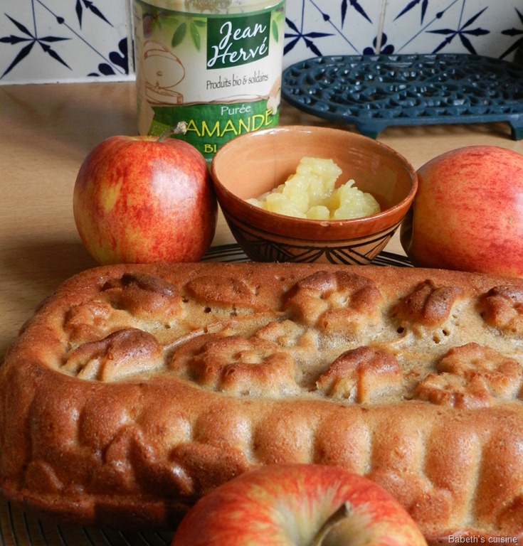 [gateau%2520%25C3%25A0%2520la%2520compote%2520de%2520pommes2%255B7%255D.jpg]