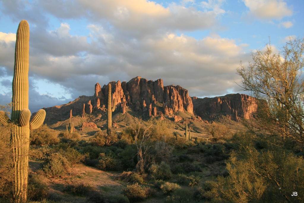 [Superstition%2520Mountain%255B3%255D.jpg]