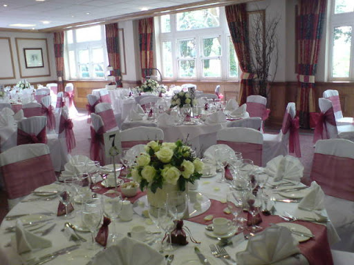 cream wedding centerpieces