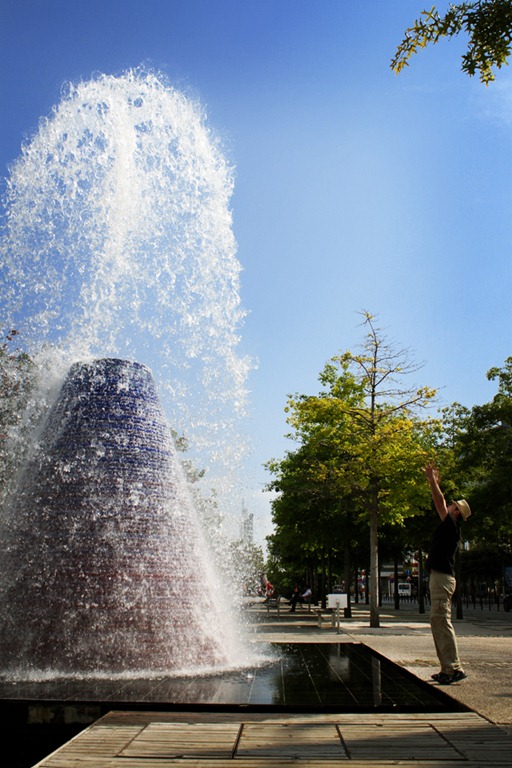 [Portugal%2520Day%2520Two%2520David%2520Commands%2520the%2520Fountain%25202%255B4%255D.jpg]