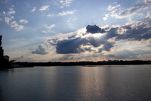 Clouds near the Jefferson Memorial