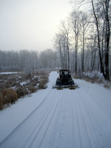 Early morning grooming with the Pisten Bully on JibFly
