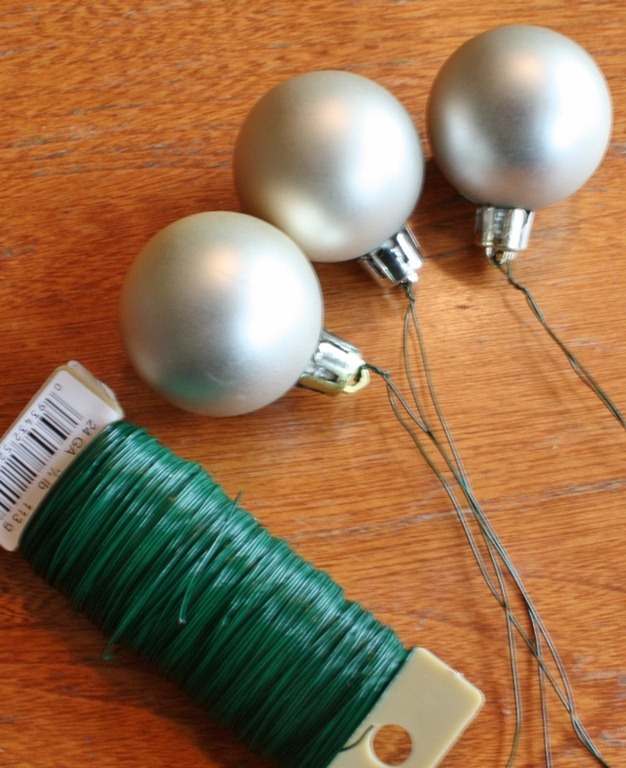 [add-wire-to-ornaments-1024x7859.jpg]