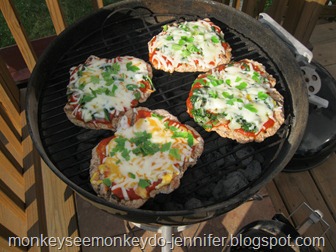 [spinach%2520pizza%2520on%2520grill%2520%25282%2529%255B3%255D.jpg]