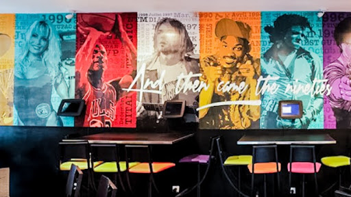 pub-fiction-frise-mural-a03b3.jpg