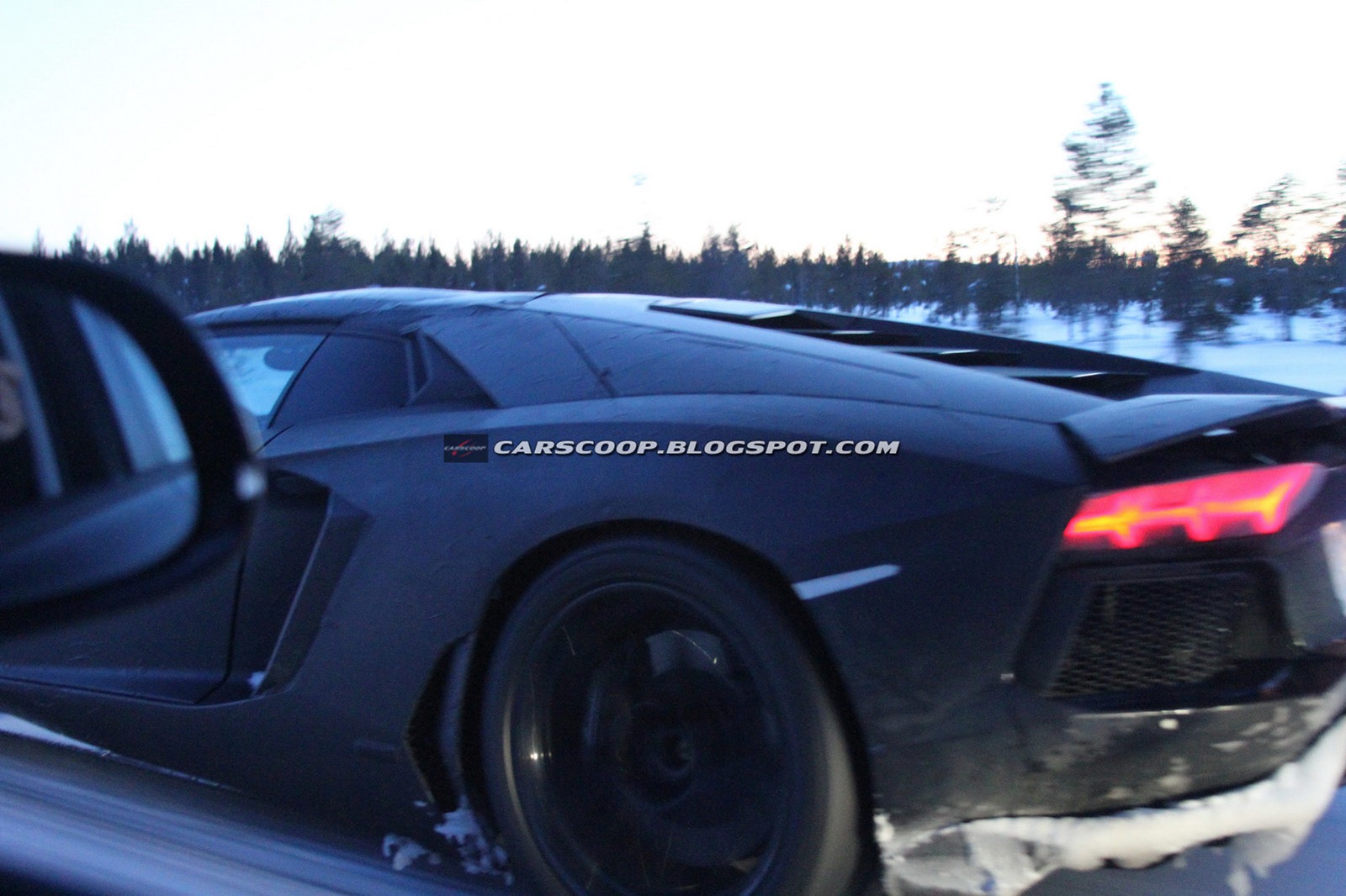 [LamborghiniAventador-LP700-4-Roadster-1%255B3%255D.jpg]