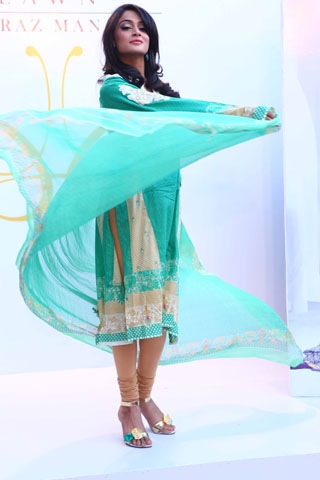[Crescent-Summer-Lawn-By-Faraz-Manaan-In-Karachi-Fashion-Show-2012-18%255B5%255D.jpg]