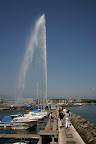 Walkway out to the Geneva fountain
