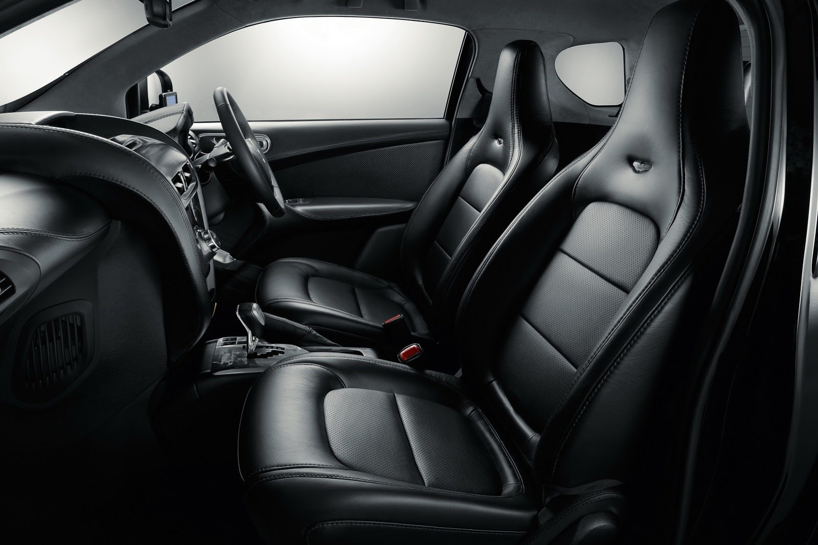 [Aston-Martin-Cygnet-6%255B2%255D.jpg]