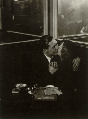 Brassai _lovers in bistro.jpg