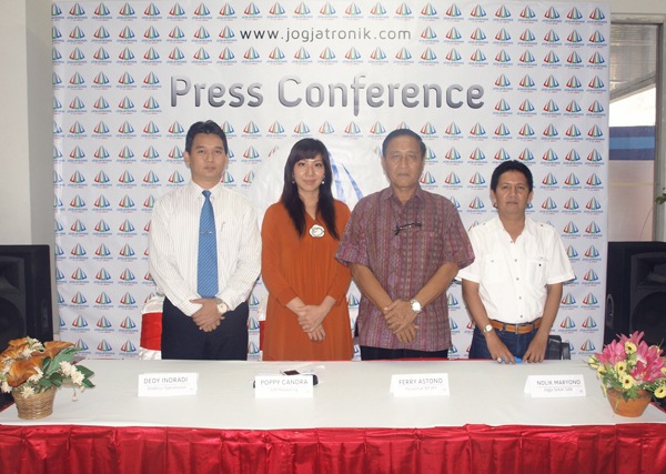 [pressconf%255B3%255D.jpg]