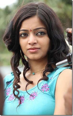 janani iyer latest pics from paagan photos stills gallery cute and beautiful looking photo shoot photos stills images pics gallery