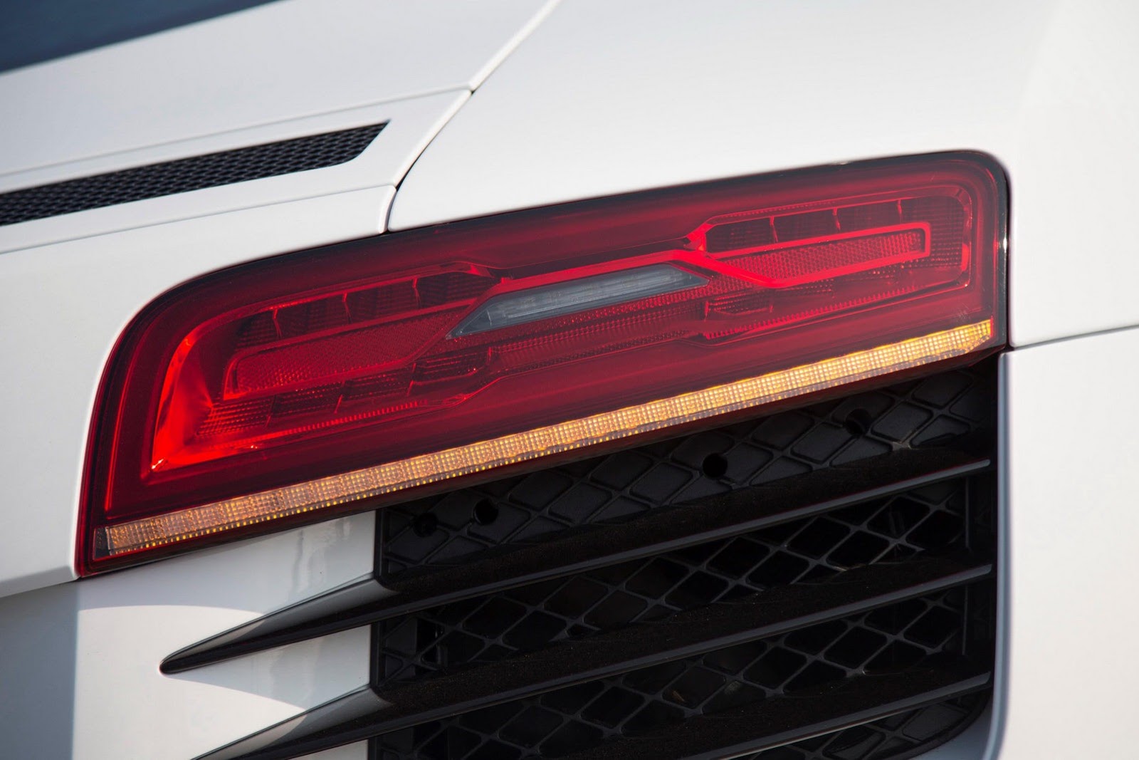 [Audi-CES-2013-14%255B2%255D.jpg]