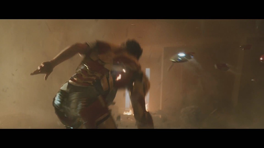 [iron-man-3-tony-stark-robert-downey-jr-suit-pieces%255B2%255D.jpg]