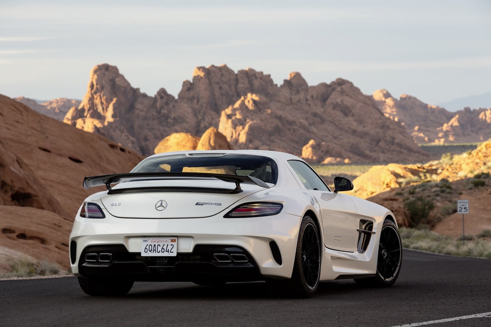 [Mercedes-Benz-SLS-AMG-5%255B2%255D.jpg]