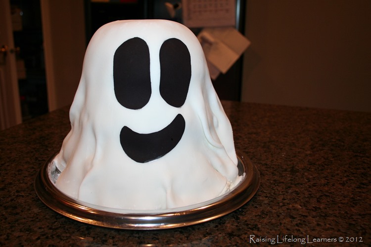 Making a Ghost Cake via www.RaisingLifelongLearners.com