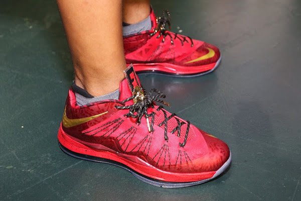 Nike Air Max LeBron X Championship Red Friends amp Family PE