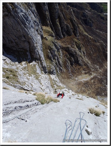 Via Intrusos 350m MD 7a (6b A0 Oblig) (Alto Les Palanques, Picos de Europa) (Victor) 0054 Via Intrusos 350m MD 7a (6b A0 Oblig) (Alto Les Palanques, Picos de Europa) (Victor) 0054