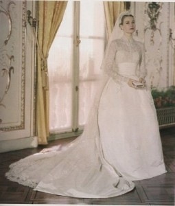 [Grace-Kelly-Wedding-dress-255x300%255B5%255D.jpg]