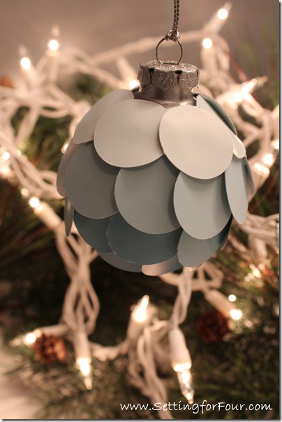 DIY Ombre Christmas Ornament from Setting for Four #Christmas #DIY #Tutorial #Ombre #Ornament