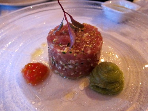 [Tuna-tartar-tomato-seeds-creamed-avo%255B2%255D.jpg]