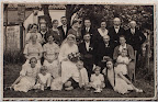 ca. 1938 (Fr. Melitta Mahnken)<br />
Ilse Davidsohn (hinten li.) und daneben vermutlich Toni Davidsohn