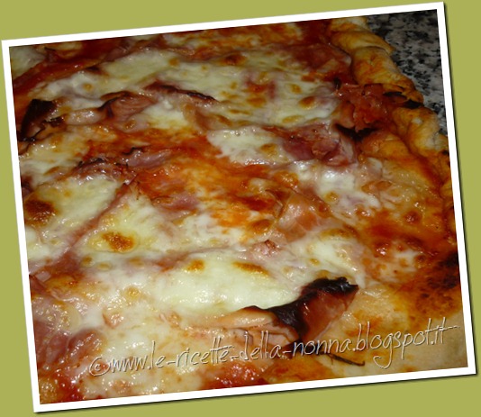 Pizza di farro con prosciutto cotto e mozzarella (7)